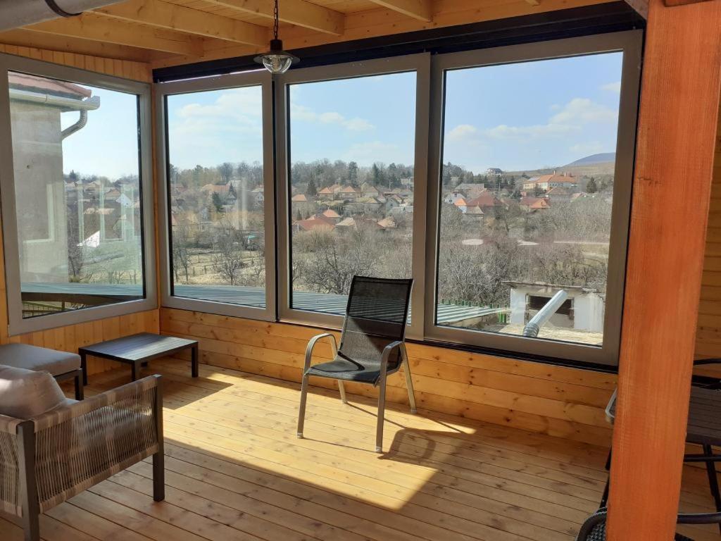 Domboldal Vendeghaz Apartment Noszvaj Bagian luar foto